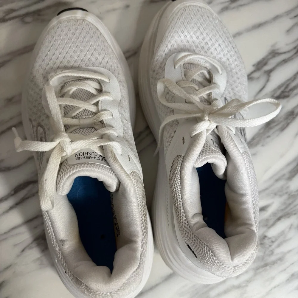 Skechers Women's Max Cushioning Endeavour Canova Sneakers White Walking Size 7